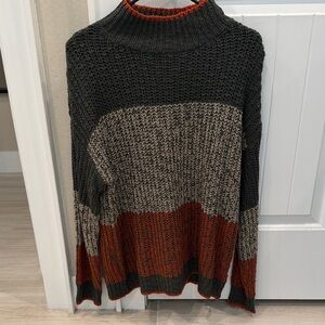 Eesome Textured Knit Sweater in Gray